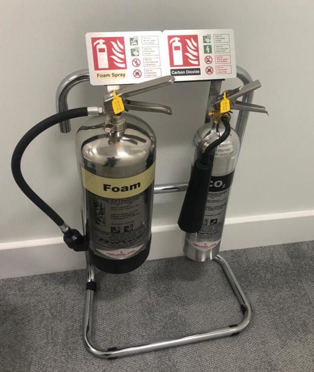 Midland Fire - First Class Range - Double Fire Extinguisher Stand housing a 9 Litre Water and a 2 Kg Carbon Dioxide with a golden shine finish